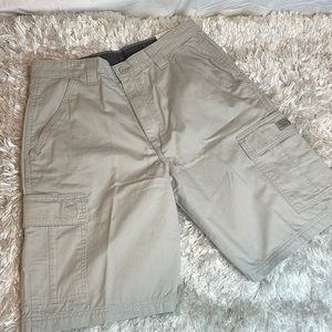 Wrangler Hero Cargo Real Comfortable Khaki Shorts Size 30